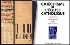 2 livres indispensables : la Bible et le Catéchisme